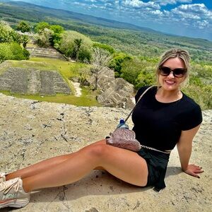 Meet your Posher, Olivia